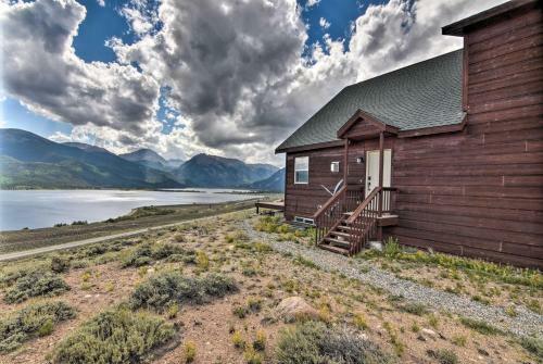 Breathtaking Lake-view Retreat With On-site Hiking!