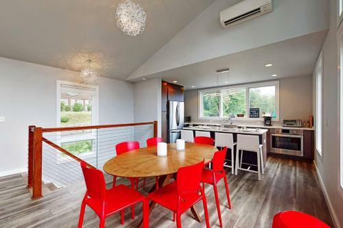 Ridgeway Lake House