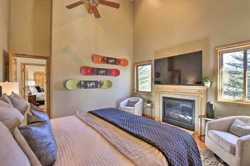 Lavish Cabin With Great Indoor And Outdoor Space!
