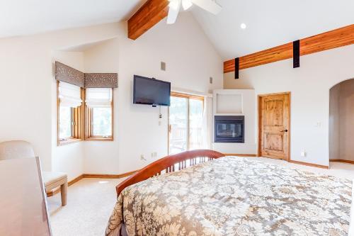 Falcon's Nest Retreat