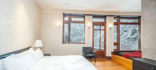 The Estate At Royer Falls By Exceptional Stays