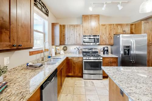 Trailhead Lodge 322