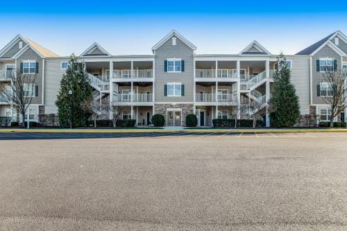 Grande At Canal Pointe Condos --- 20013 Newry #17