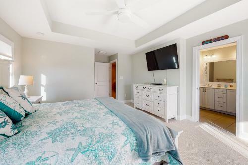Sandy Cove -- 37742 Sagers #1401