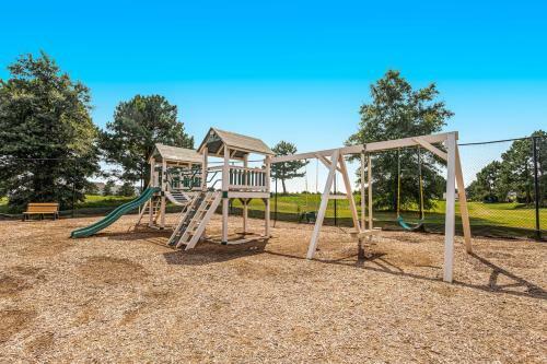 Bear Trap- 20 Village Green Dr