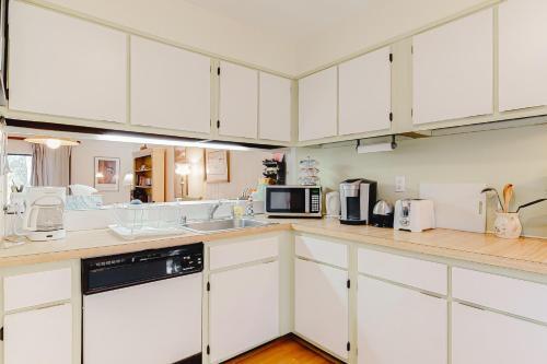 Villas Of Bethany West -- 780a Salt Pond