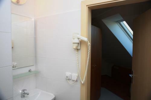 Hostal Wellness Penzion Krom??�? - Zlobice