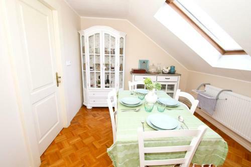 Apartm�n U Mluv�c�ch Kamen?