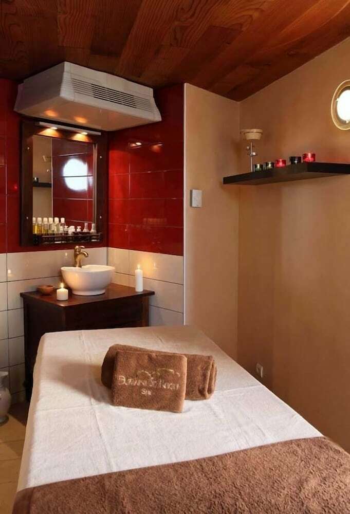 Hotel Relais Du Silence Domaine Saint Roch