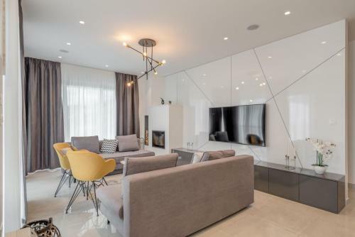 Luxury Villa Sundior Split With Private Pool And Jacuzzi
