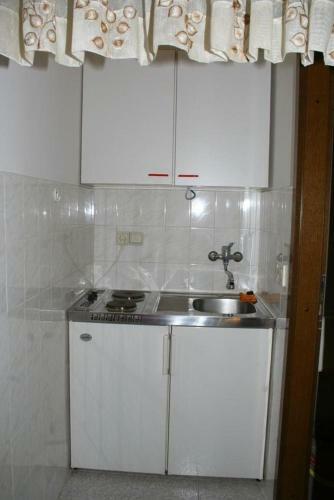 Apartments By The Sea Omis - 771