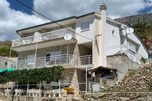 Apartment 5 With Pool And Amazing Sea View
