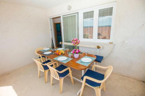 Apartments Pivac - Lokva Rogoznica