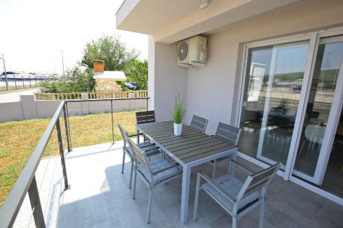 Apartments Villa Navi