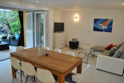 Direct Seafront Villa