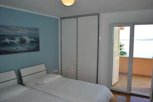 Direct Seafront Villa