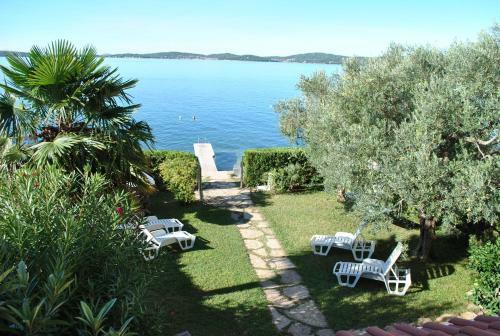 Direct Seafront Villa