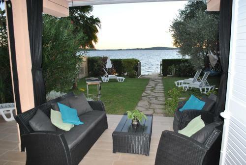 Direct Seafront Villa