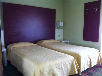 Tiby Hotel