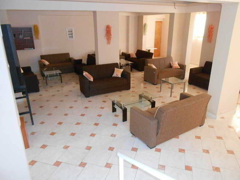 Village Inn Studios & Family Apartments
