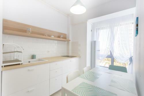 Rare Find 3-room Apartment In Olimp