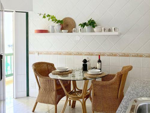 Stylish 3 Bedroom Apartment Close To The Beach