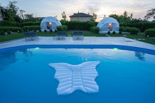 Seagloo Glamping - Adults Only