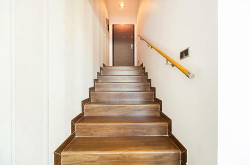 Sunny Apartment In Silver Mountain