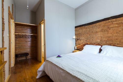 Bed & Breakfast Feel At Home Guest House