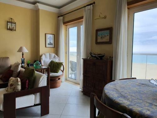Nazare Apartamento Em Frente Ao Mar