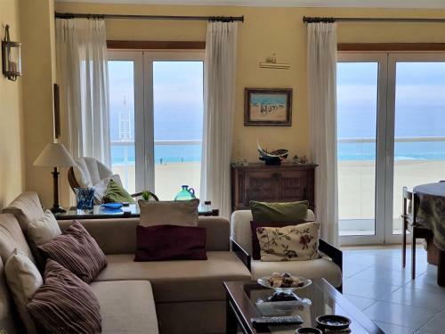 Nazare Apartamento Em Frente Ao Mar