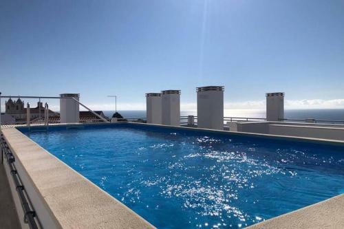 North Breeze - 2 Bedroom Apartment With Rooftop Pool