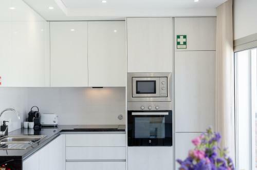 North Breeze - 2 Bedroom Apartment With Rooftop Pool