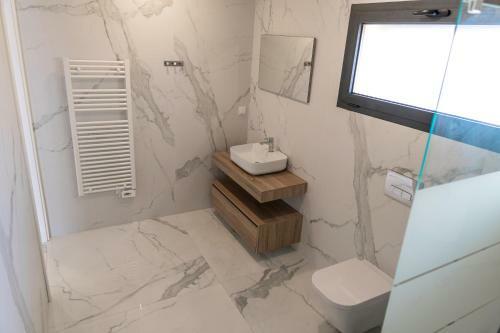 Villa Moderna V4 Nazar� C/ Piscina Privativa