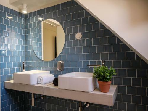 Albergue Castel - Creative Living