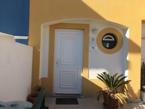 Hostal Peniche Surf Lodge 2