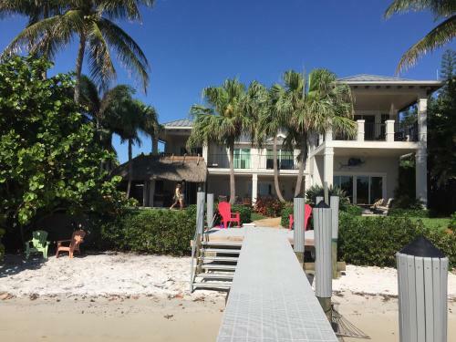 Villa W/ Private White Sand Beach