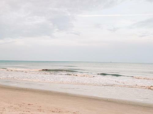 The Malibu, Luxury Villa Steps Away From Cocoa Beach
