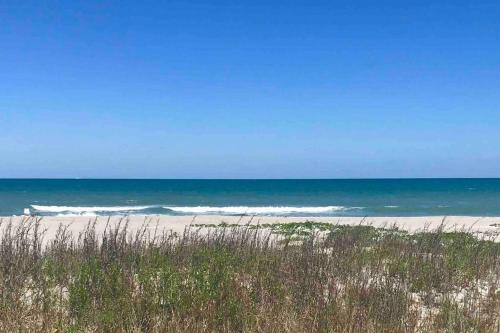 Bright And Beachy 2bed 1bath Home - Unit 210