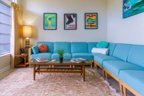 Mid-century Modern Home - 5 Miles To Beach!