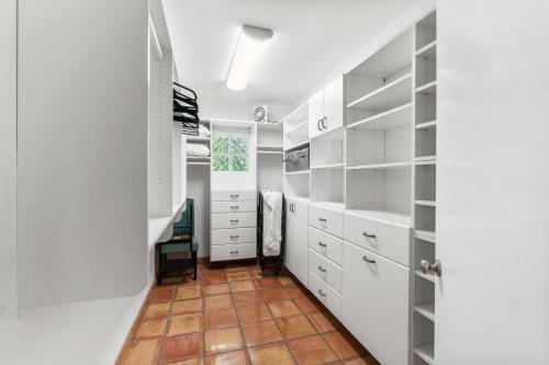 Spanish Style- Heated Saltwater Pool/grill, Min To Beach & Atlantic