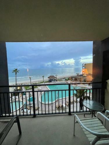 Apartamento Ocean Front Hawaiian Inn Resort