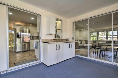 Deerfield Beach Home Near Golfing And Shopping!
