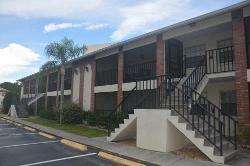 Immaculate Englewood Condo 2nd Flr