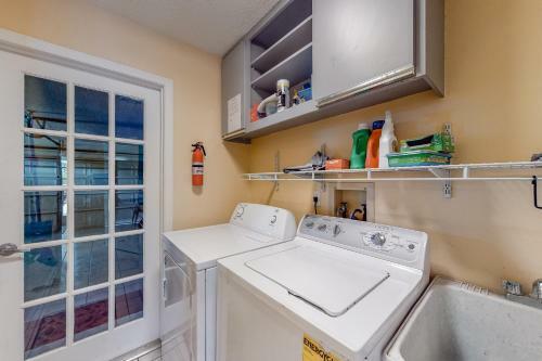 Lemon Bay Retreat