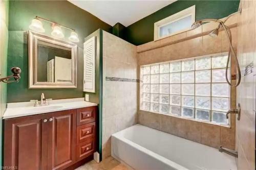 Fabulous House Near Downtown Fort Myers