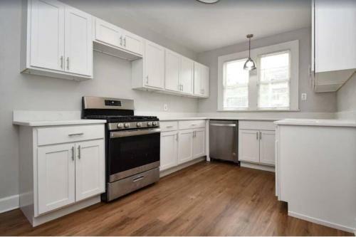 Iconic Gainesville Home - Sleeps 12 - 4 Br- Tom Petty's Old House