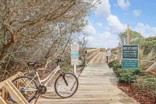 2103 Beach Wood