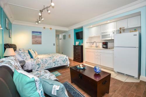 Hotel Ocean View Studio Condo.