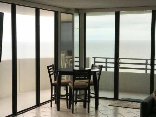Apartamento Direct Ocean Front Condo With Magnificent Sunrises